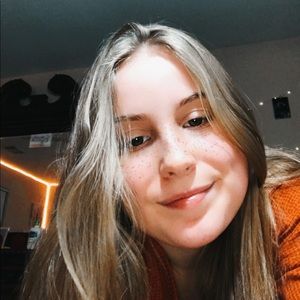Meet your Posher, Mychaela